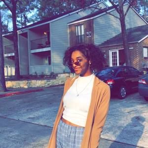 Meet your Posher, Dominique